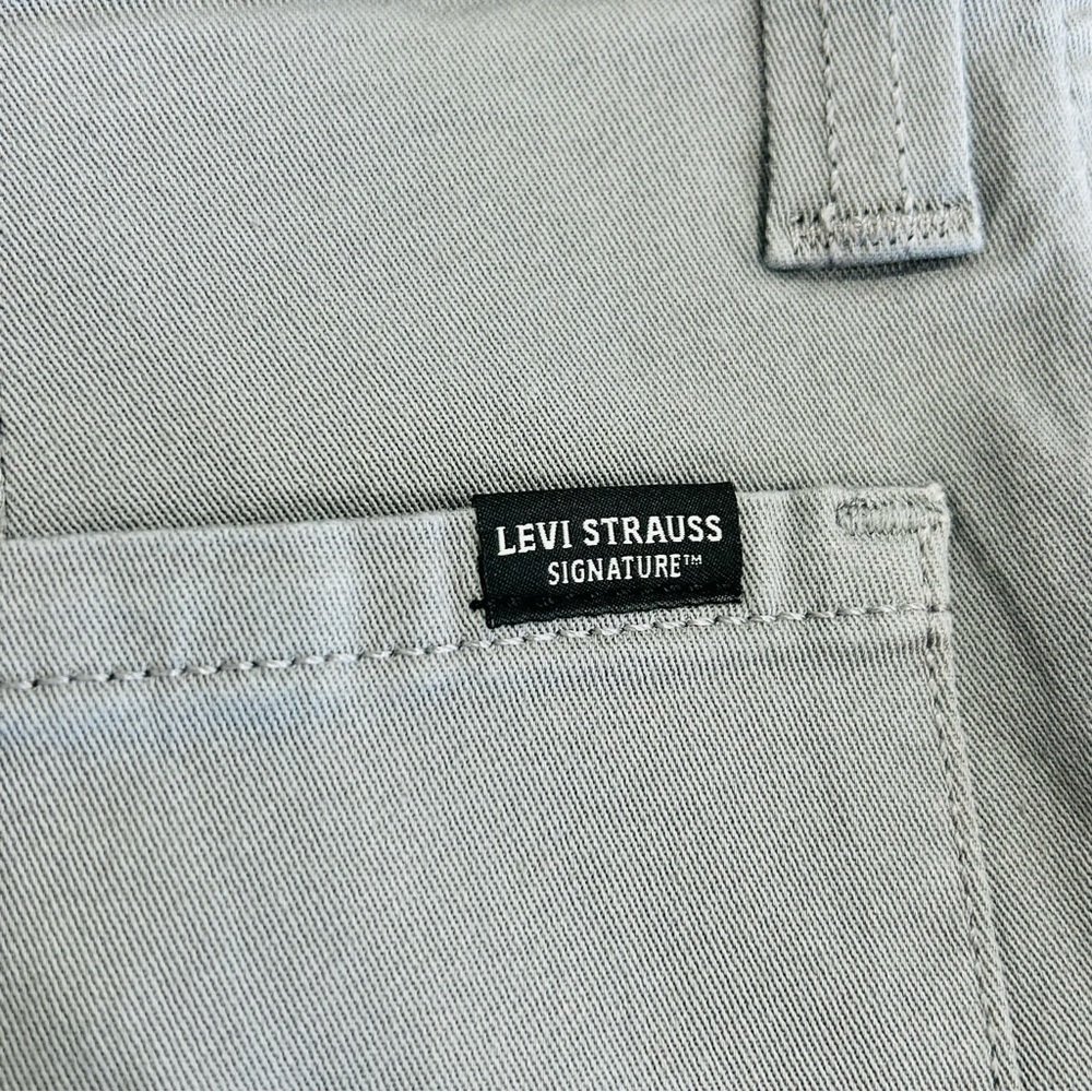 Levi Strauss Signature Essential Cargo Shorts Men's, Size‎ 38 W 10” Inseam, Gray - Picture 13 of 15